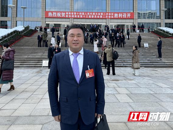 许国勇:加强基础设施建设 为幸福“提质”