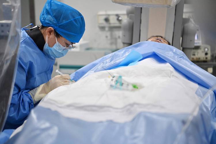 新华全媒+丨医生夫妻 “医”路同行
