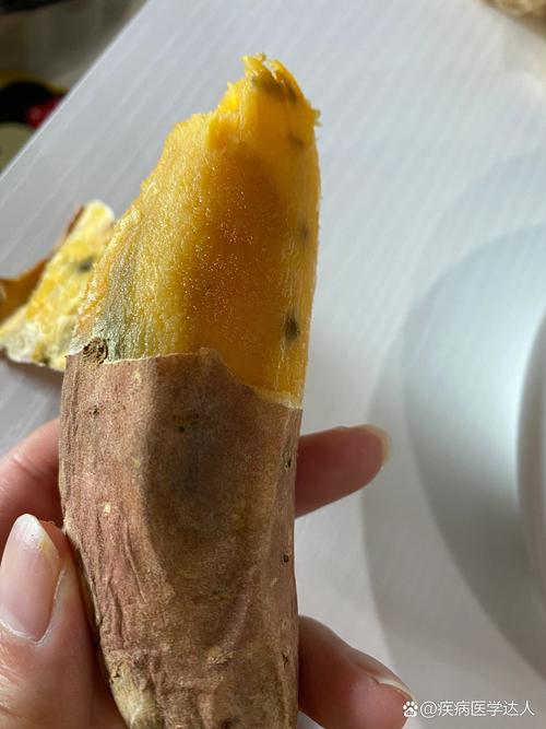 长辈:别浪费,这个还能吃……今日科普:红薯长了黑斑,还能吃吗?