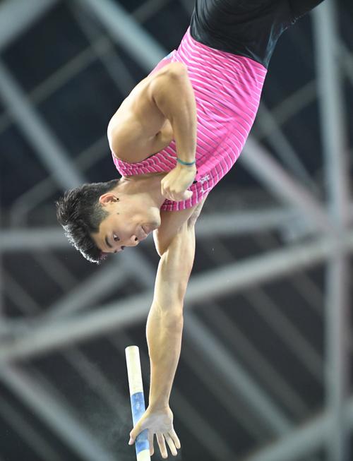 田径——全国室内锦标赛:钟涛获男子撑杆跳高冠军