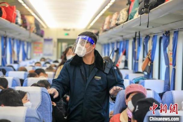 (新春走基层)江西“老表”十年护航 与广西沿海高铁结“不解之缘”