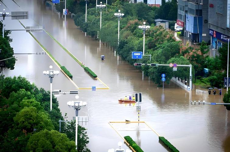 直击武汉防汛一线:堤内城市安澜